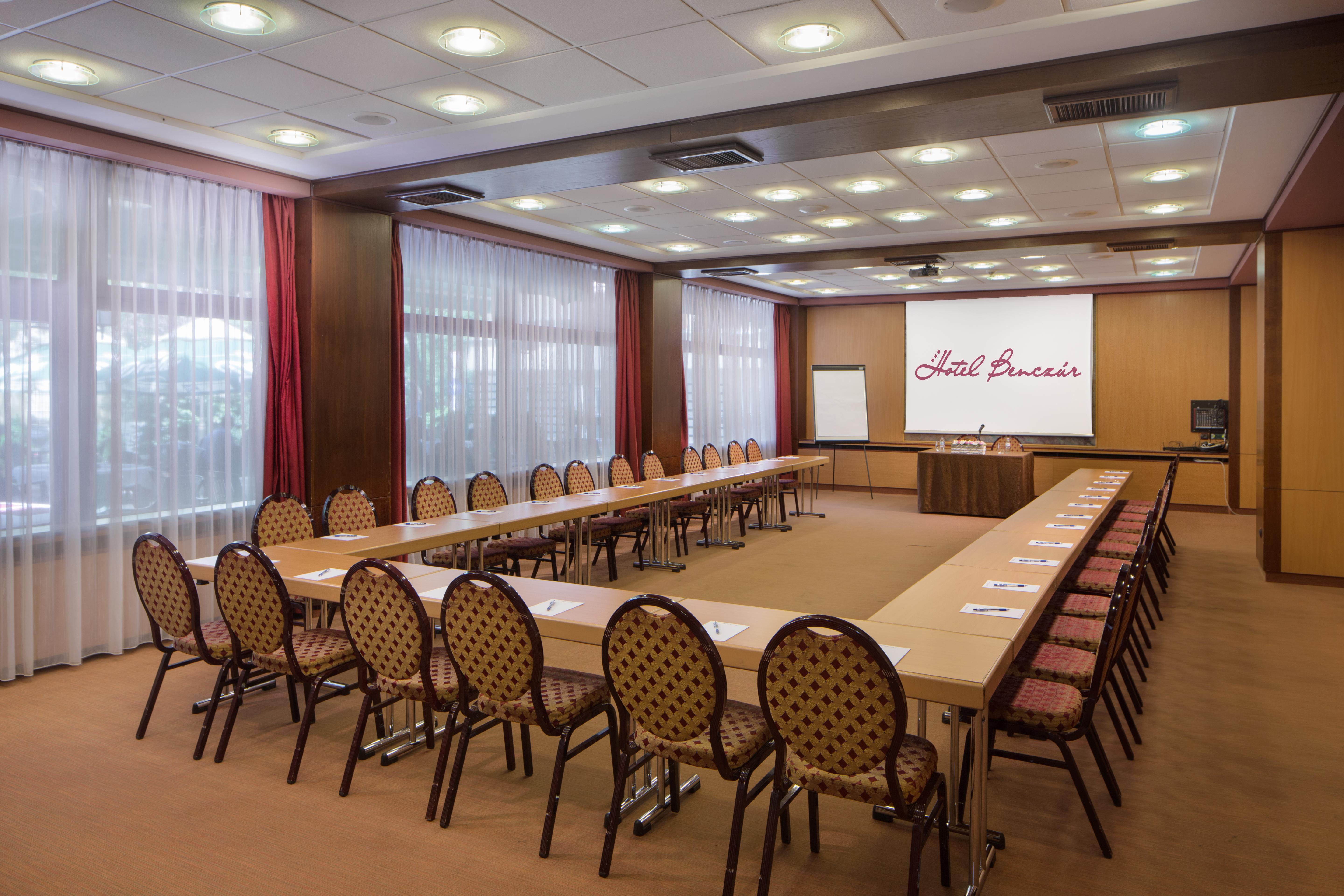 Benczur Hotel — Photos 1